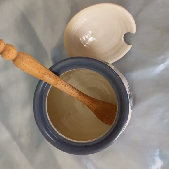 Small Blueberry Patterned Dish - Picture 3 of 4
